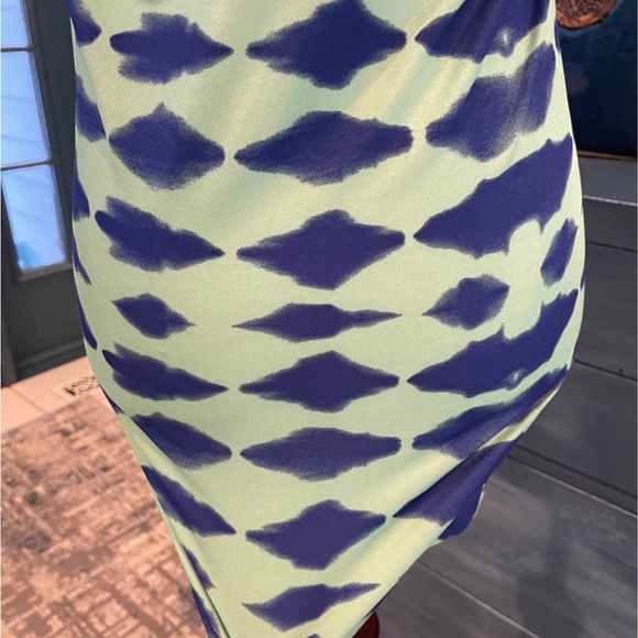 Nike Pro V-Neck Short Sleeve Tee/Tunic Tie-Dye Top in Seafoam Green Navy Women M - Picture 8 of 10